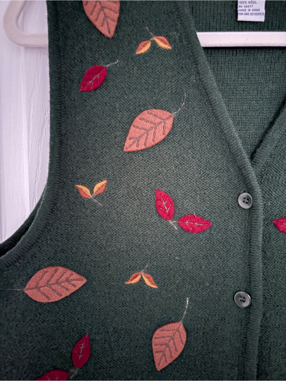 Crystal-Kobe Dark Green Leaf Appliqué Button-Front Sweater Vest #0344 - Picture 3 of 10